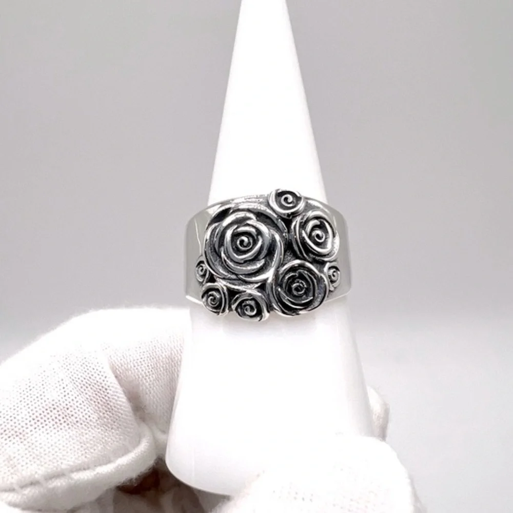 .925 Sterling Silver Roses Ring